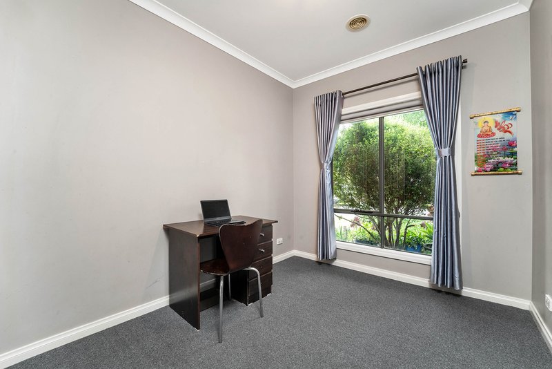 Photo - 44 Egan Close, Werribee VIC 3030 - Image 3