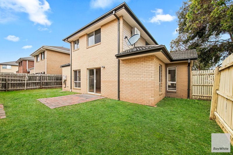 Photo - 44 Eloura Circuit, Taylors Hill VIC 3037 - Image 8