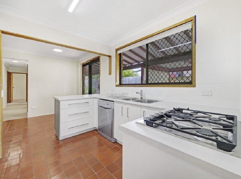 Photo - 44 Estate Road, Jamboree Heights QLD 4074 - Image 4
