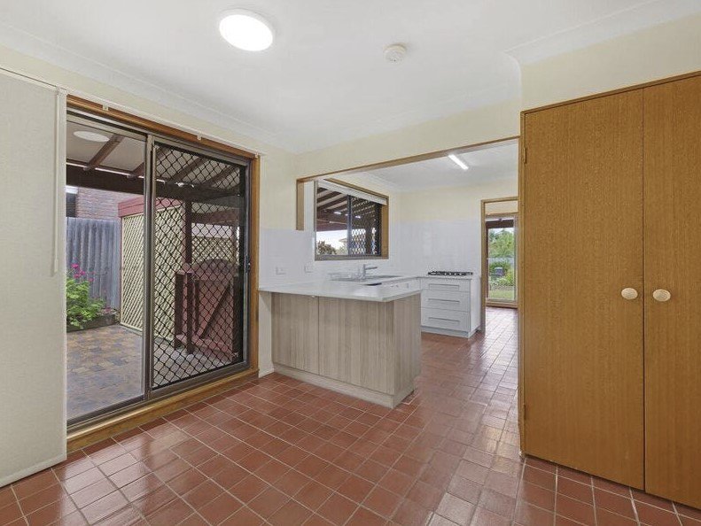 Photo - 44 Estate Road, Jamboree Heights QLD 4074 - Image 5