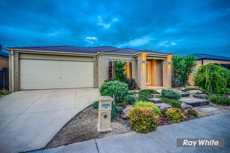 Photo - 44 Evadene Drive, Tarneit VIC 3029 - Image 2