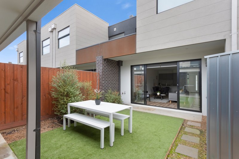 Photo - 44 Evolve Esplanade, Wollert VIC 3750 - Image 14