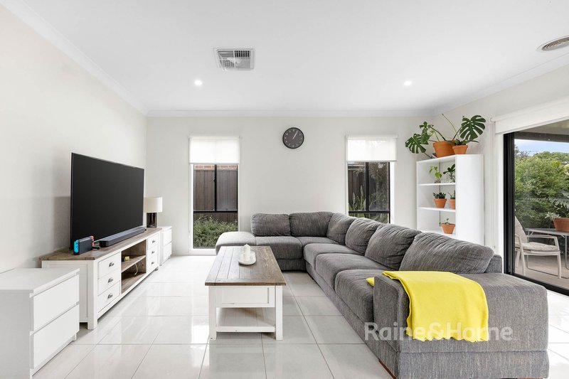 Photo - 44 Fairfield Crescent, Diggers Rest VIC 3427 - Image 7