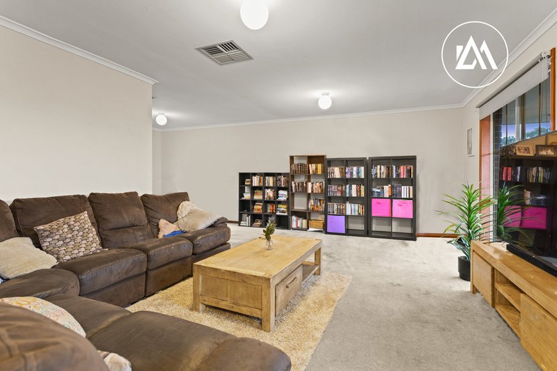 Photo - 44 Fingal Drive, Frankston VIC 3199 - Image 7