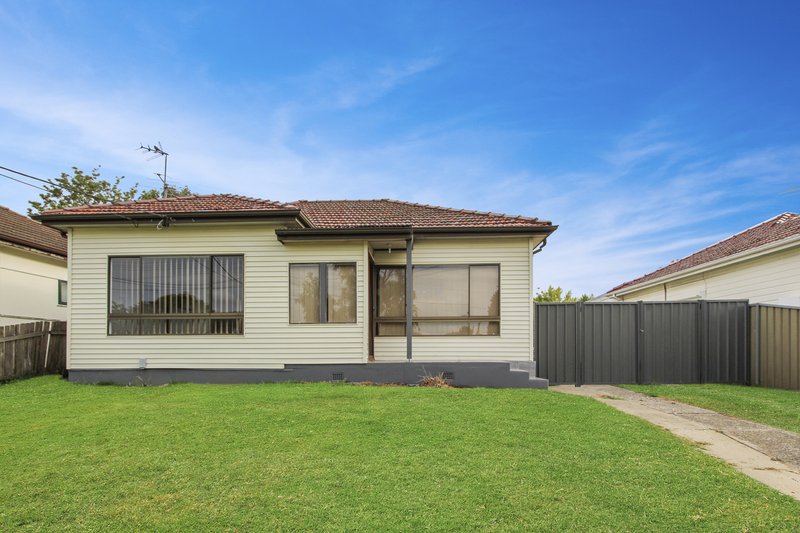 Photo - 44 Fitzpatrick Crescent, Casula NSW 2170 - Image 1