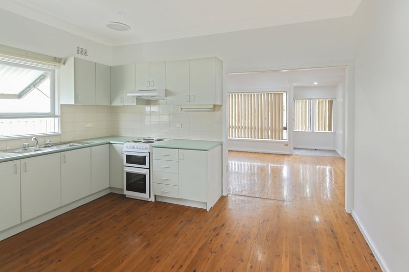 Photo - 44 Fitzpatrick Crescent, Casula NSW 2170 - Image 3