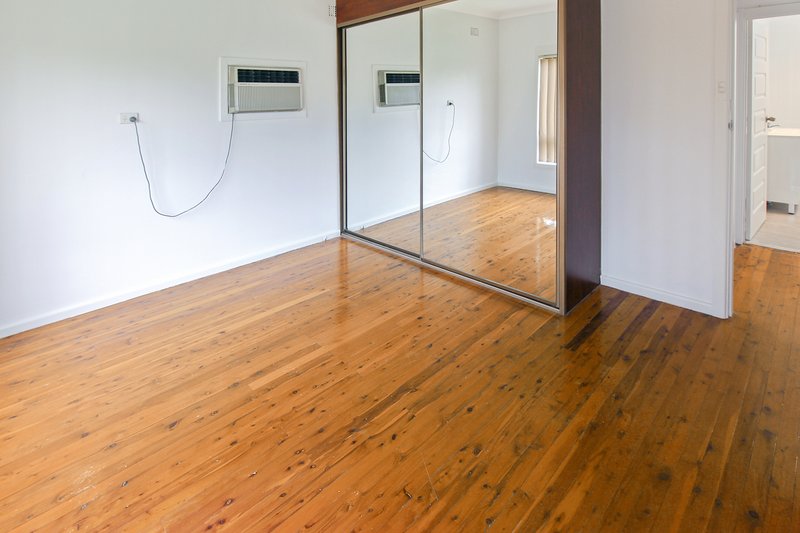 Photo - 44 Fitzpatrick Crescent, Casula NSW 2170 - Image 8