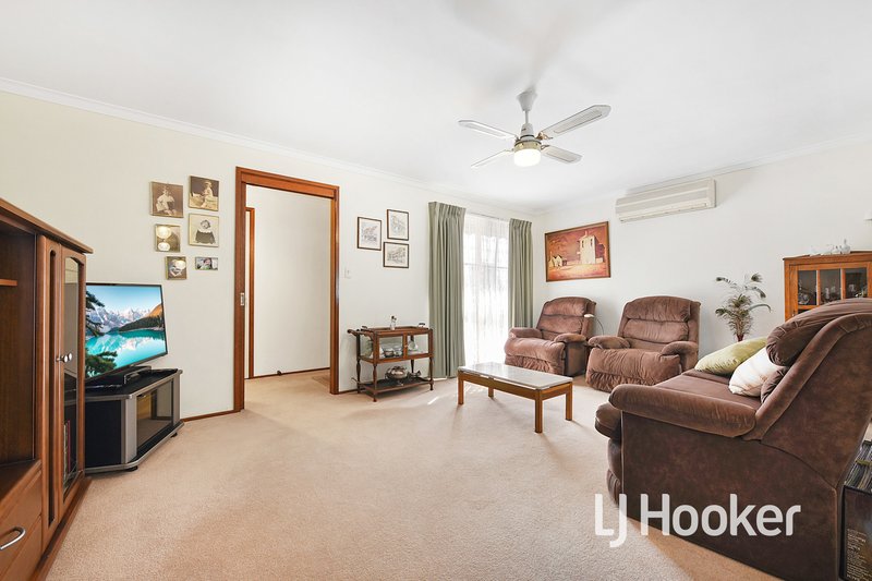 Photo - 44 Fordholm Road, Hampton Park VIC 3976 - Image 4