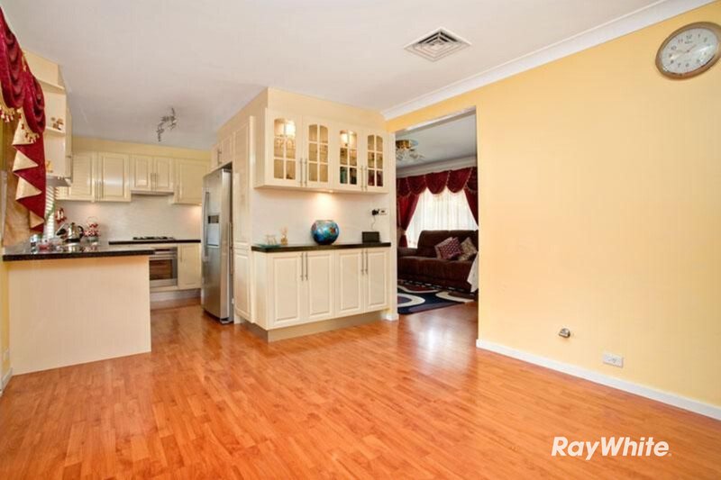 Photo - 44 Foxwood Avenue, Quakers Hill NSW 2763 - Image 4