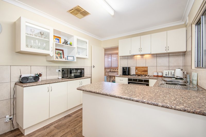 Photo - 44 Girrawheen Avenue, Girrawheen WA 6064 - Image 9