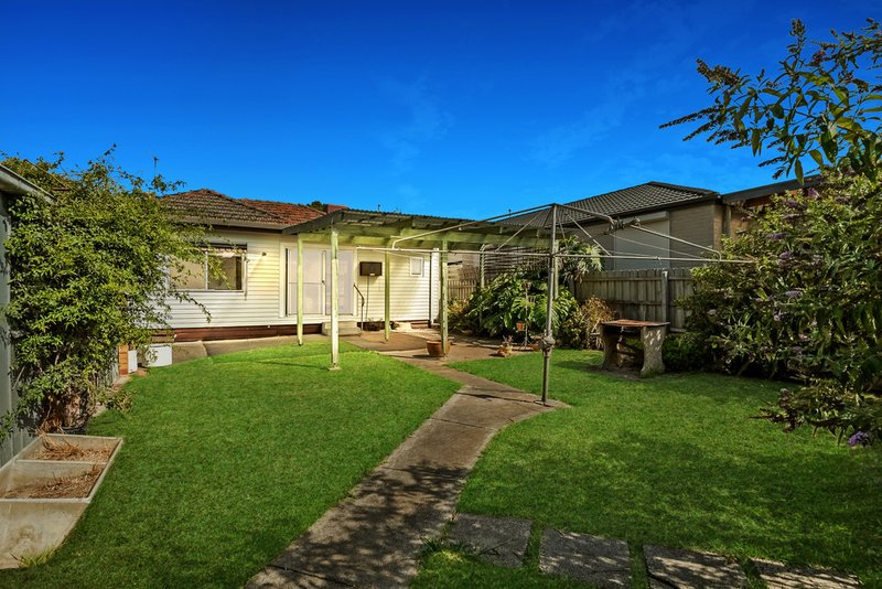 Photo - 44 Gloucester Street, Reservoir VIC 3073 - Image 11