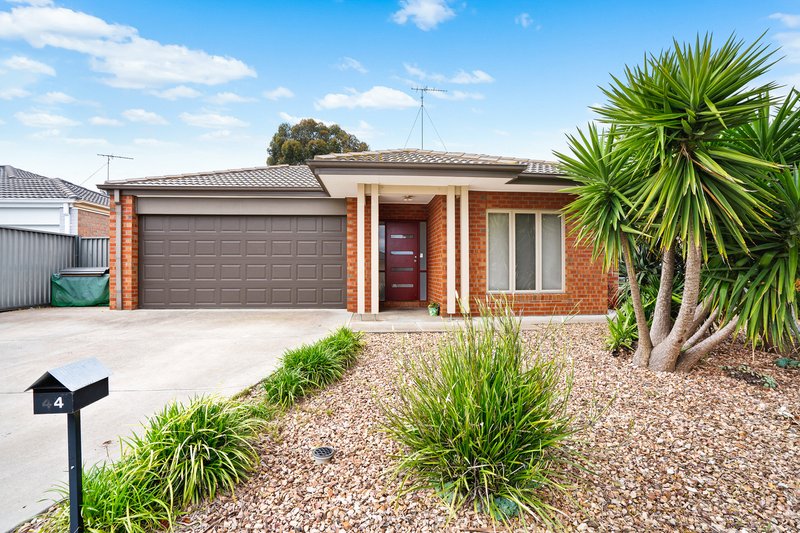 44 Grand Lakes Way, Lara VIC 3212