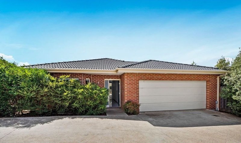 4/4 Granholm Grove, Harkness VIC 3337