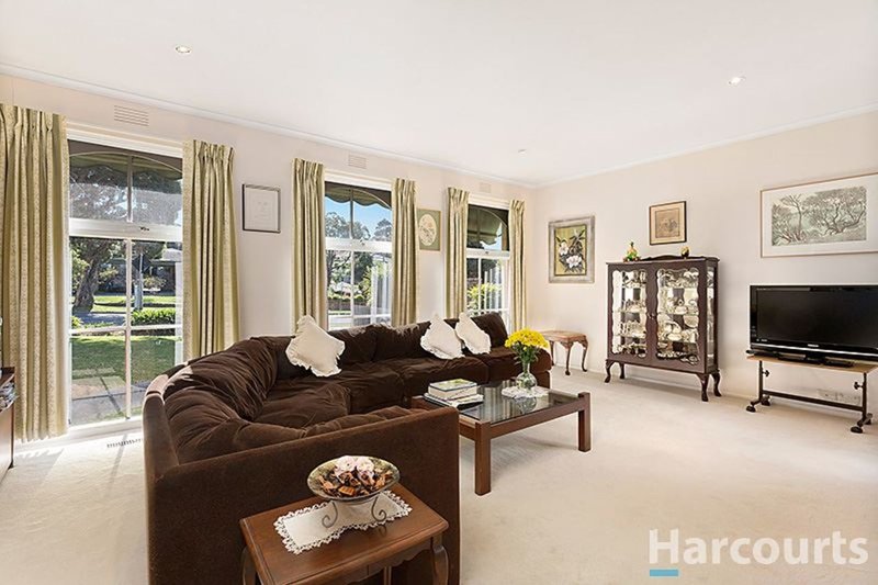 Photo - 44 Grantley Drive, Glen Waverley VIC 3150 - Image 6