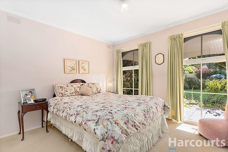 Photo - 44 Grantley Drive, Glen Waverley VIC 3150 - Image 7