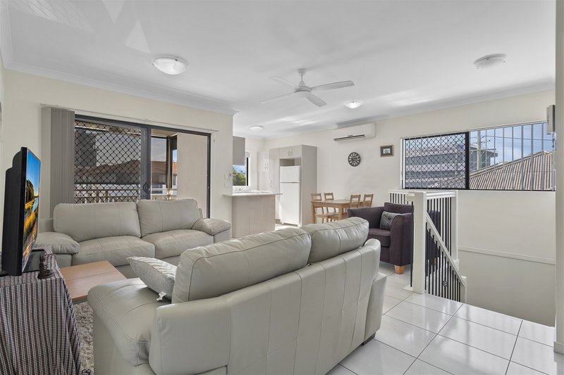 Photo - 4/4 Greenbank Street, Chermside QLD 4032 - Image 2