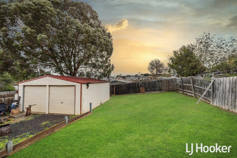 Photo - 44 Gretel Grove, Melton VIC 3337 - Image 10