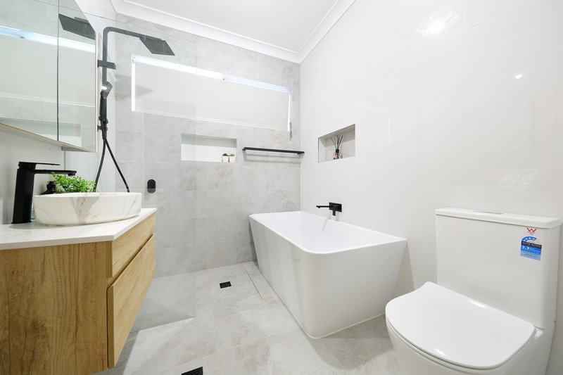 Photo - 44 Gungah Bay Road, Oatley NSW 2223 - Image 7