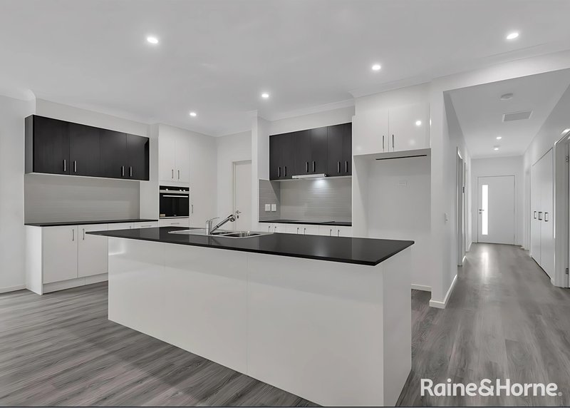 Photo - 44 Hamish Road, Darley VIC 3340 - Image 2