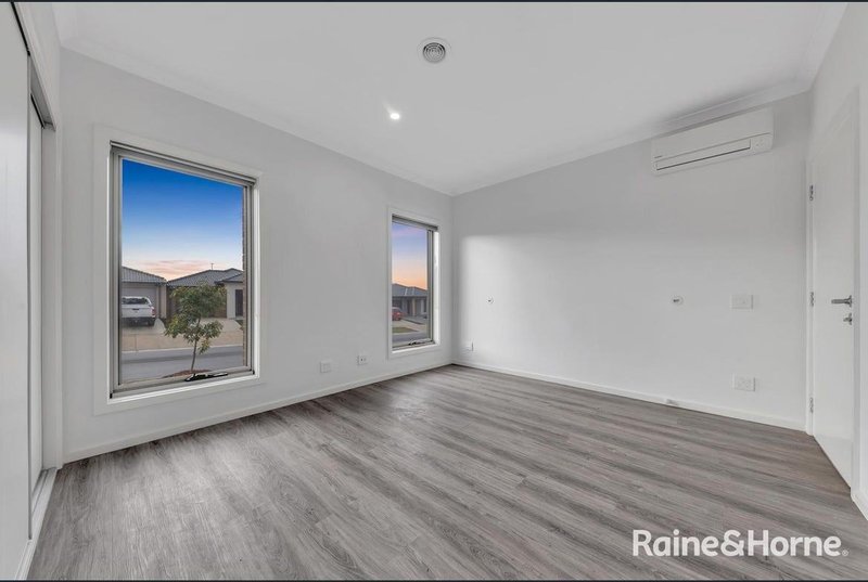 Photo - 44 Hamish Road, Darley VIC 3340 - Image 9