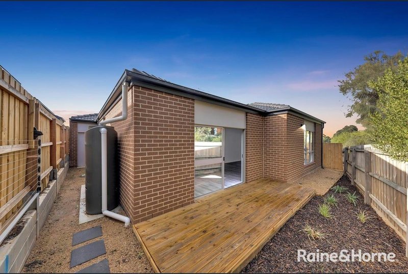 Photo - 44 Hamish Road, Darley VIC 3340 - Image 14