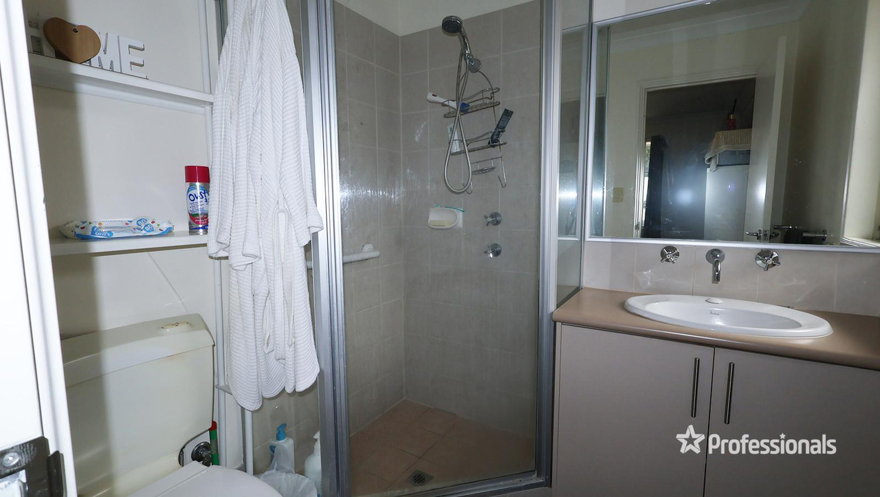 44 Harberton Parkway, Ellenbrook, WA 6069 - Image 3