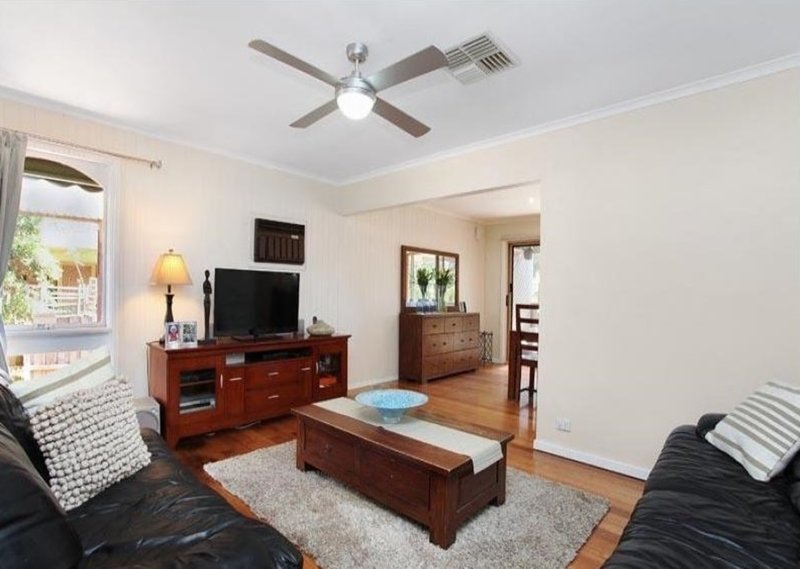 Photo - 44 Heysen Drive, Sunbury VIC 3429 - Image 2