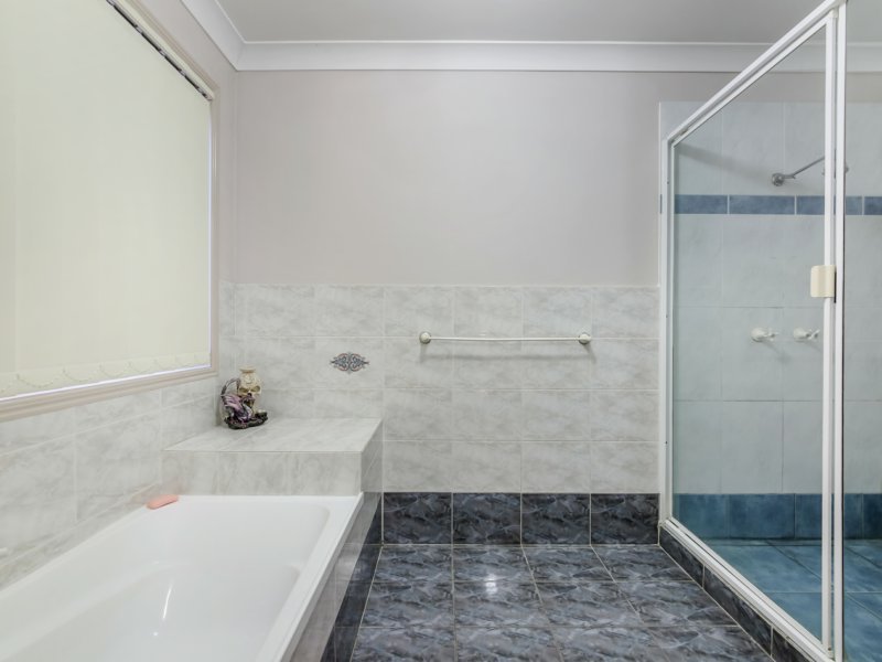 Photo - 44 Hillsborough Close, Robina QLD 4226 - Image 9