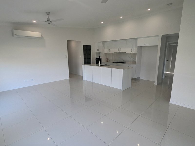 Photo - 44 Hodkinson Street, Redlynch QLD 4870 - Image 5