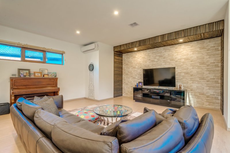 Photo - 44 Honolulu Drive, Point Cook VIC 3030 - Image 12