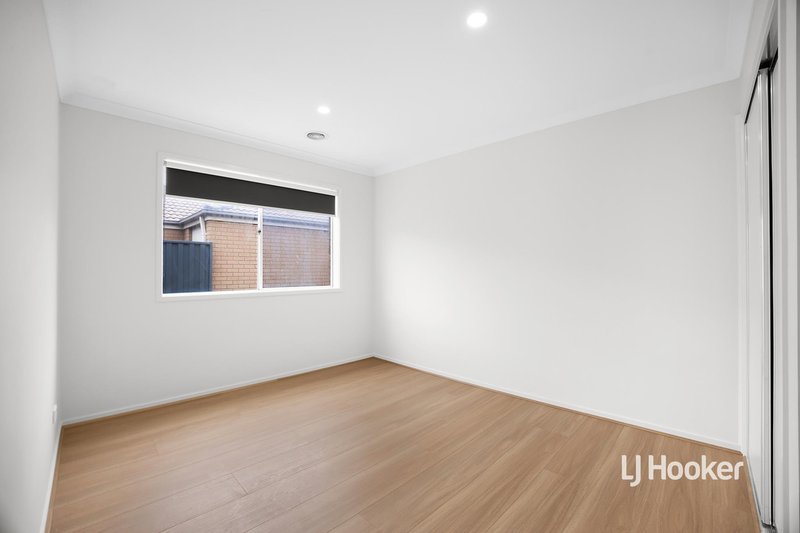 Photo - 44 Hope Way, Tarneit VIC 3029 - Image 5