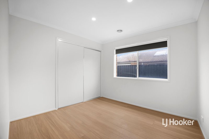 Photo - 44 Hope Way, Tarneit VIC 3029 - Image 9