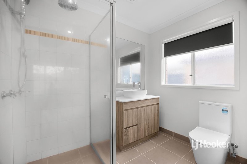 Photo - 44 Hope Way, Tarneit VIC 3029 - Image 12