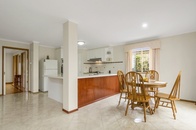 Photo - 44 Hopetoun Road, Werribee VIC 3030 - Image 7