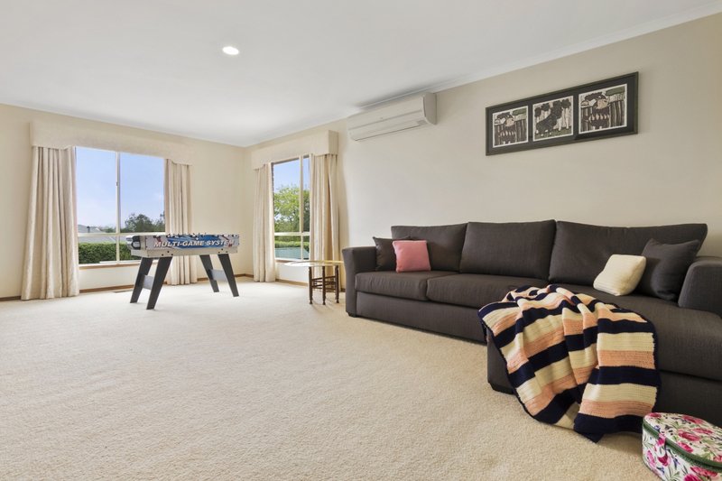 Photo - 44 Hopetoun Road, Werribee VIC 3030 - Image 11