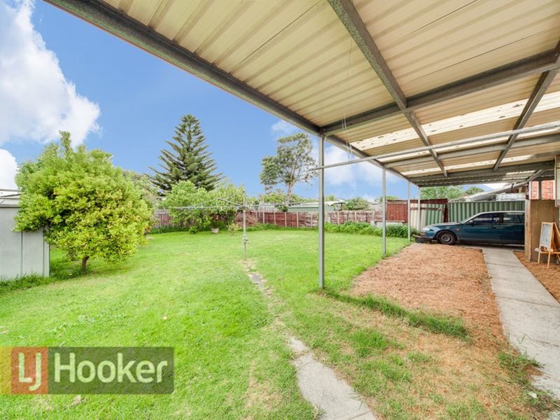 Photo - 44 Hughes Crescent, Dandenong North VIC 3175 - Image 7