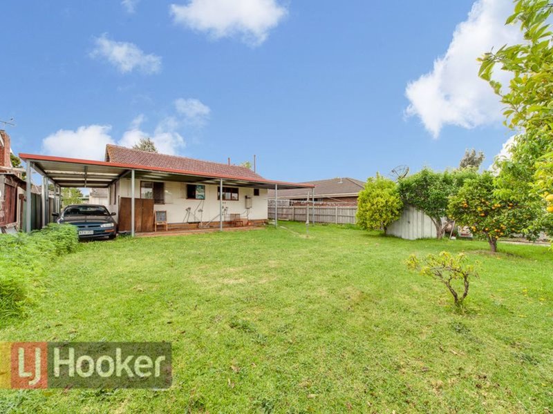 Photo - 44 Hughes Crescent, Dandenong North VIC 3175 - Image 8