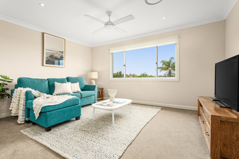 Photo - 44 Inglebar Avenue, Allambie Heights NSW 2100 - Image 8
