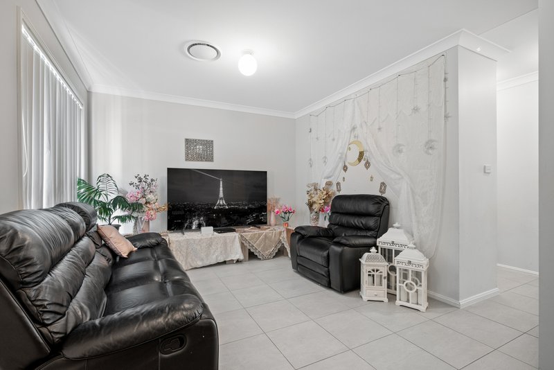 Photo - 44 Islington Street, Denham Court NSW 2565 - Image 3