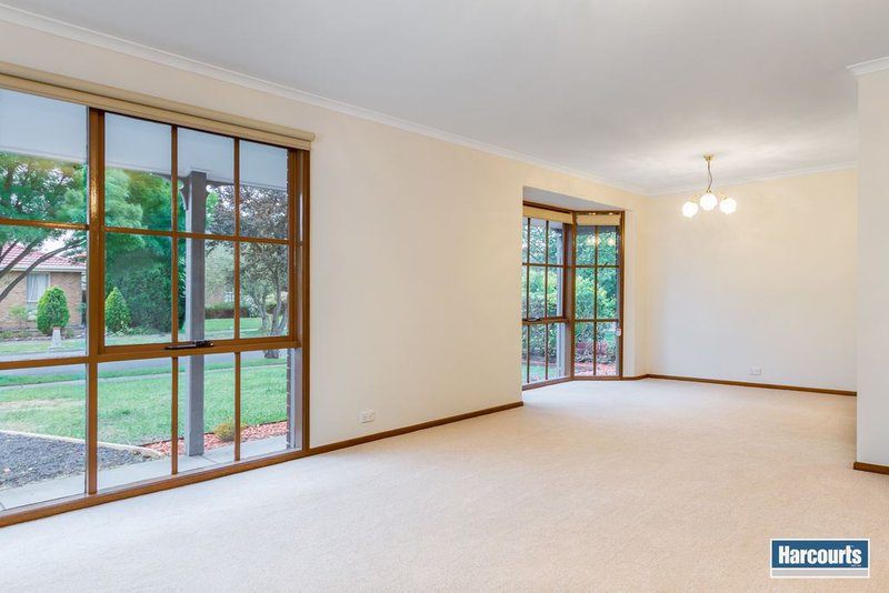 Photo - 44 Jenola Parade, Wantirna South VIC 3152 - Image 2