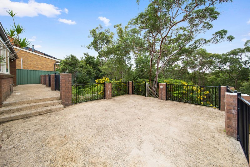 Photo - 44 Jervis Drive, Illawong NSW 2234 - Image 2