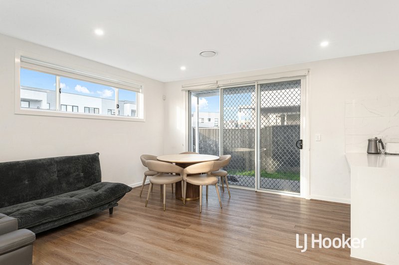 Photo - 44 Ketley Circuit, Marsden Park NSW 2765 - Image 4