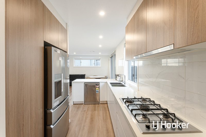 Photo - 44 Ketley Circuit, Marsden Park NSW 2765 - Image 5