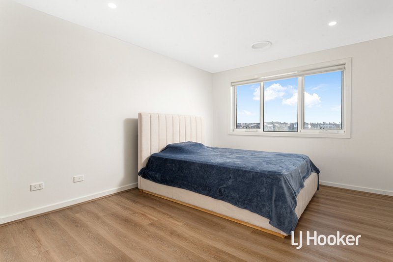 Photo - 44 Ketley Circuit, Marsden Park NSW 2765 - Image 9