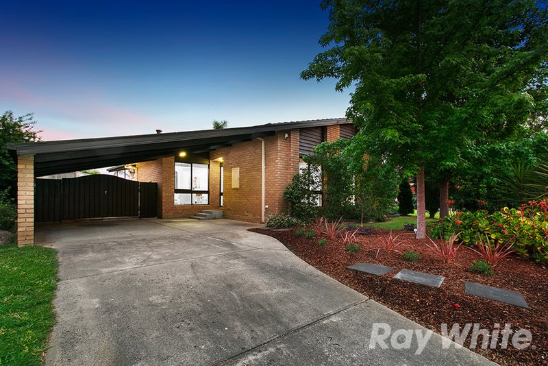 Photo - 44 King Arthur Drive, Glen Waverley VIC 3150 - Image 10