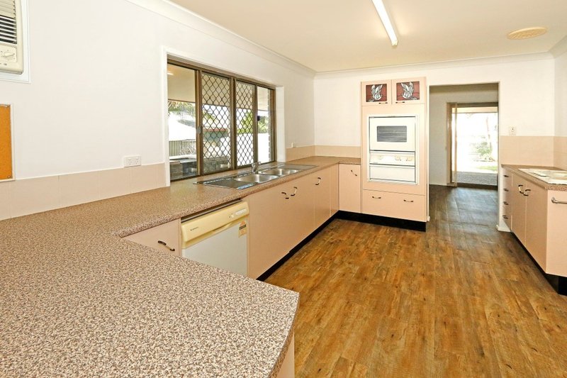 Photo - 44 Kingfisher Parade, Norman Gardens QLD 4701 - Image 5