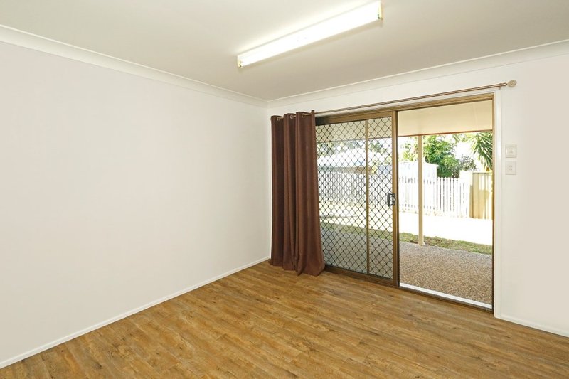 Photo - 44 Kingfisher Parade, Norman Gardens QLD 4701 - Image 8