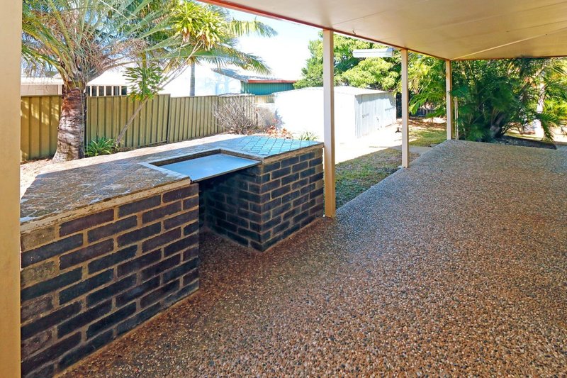 Photo - 44 Kingfisher Parade, Norman Gardens QLD 4701 - Image 14