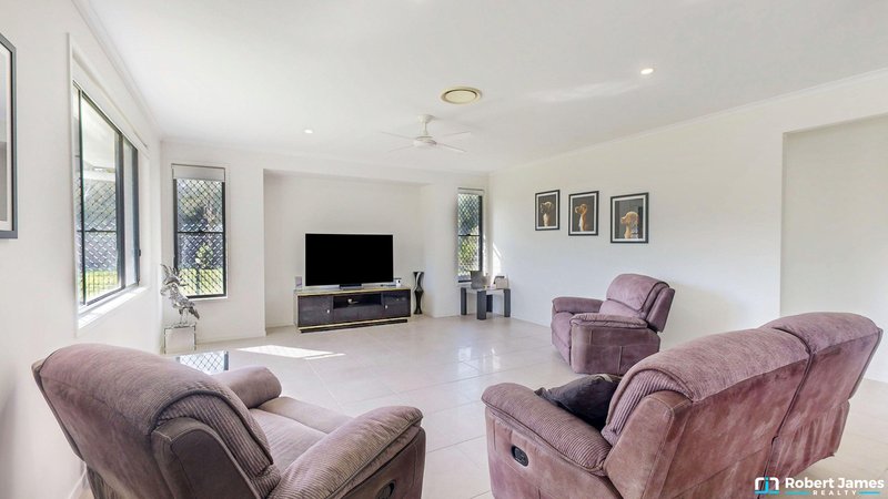 Photo - 44 Lancaster Lane, Cooroibah QLD 4565 - Image 7