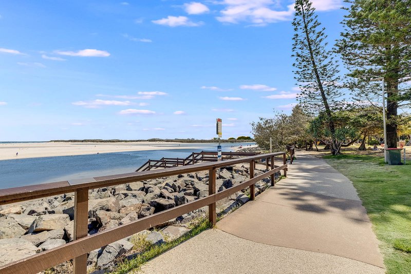 Photo - 4/4 Latona Avenue, Caloundra QLD 4551 - Image 9